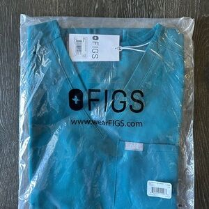 FIGS Woman’s Scrub Top - NWT